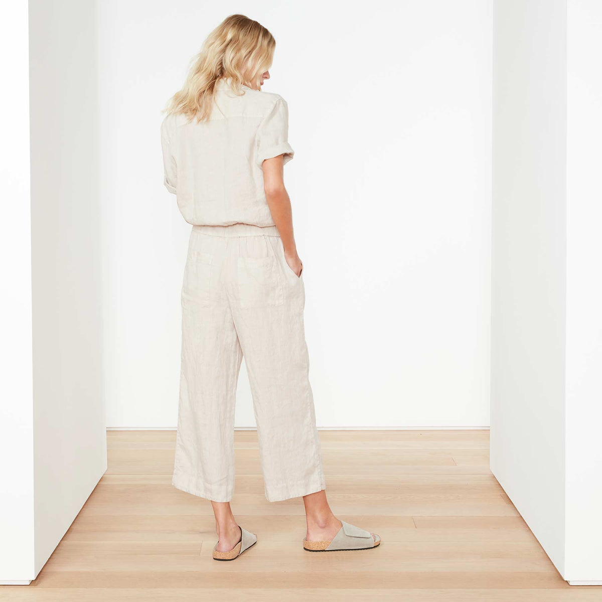 Lightweight Linen Jumper In Driftwood | James Perse Los Angeles