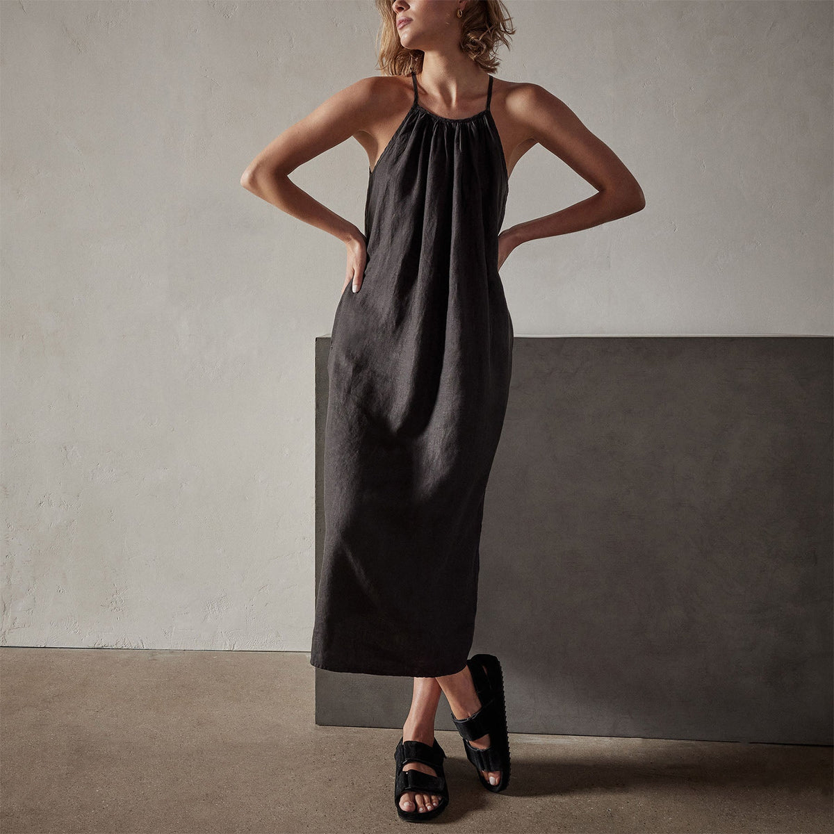 Garment Dye Gathered Dress in Black | James Perse Los Angeles