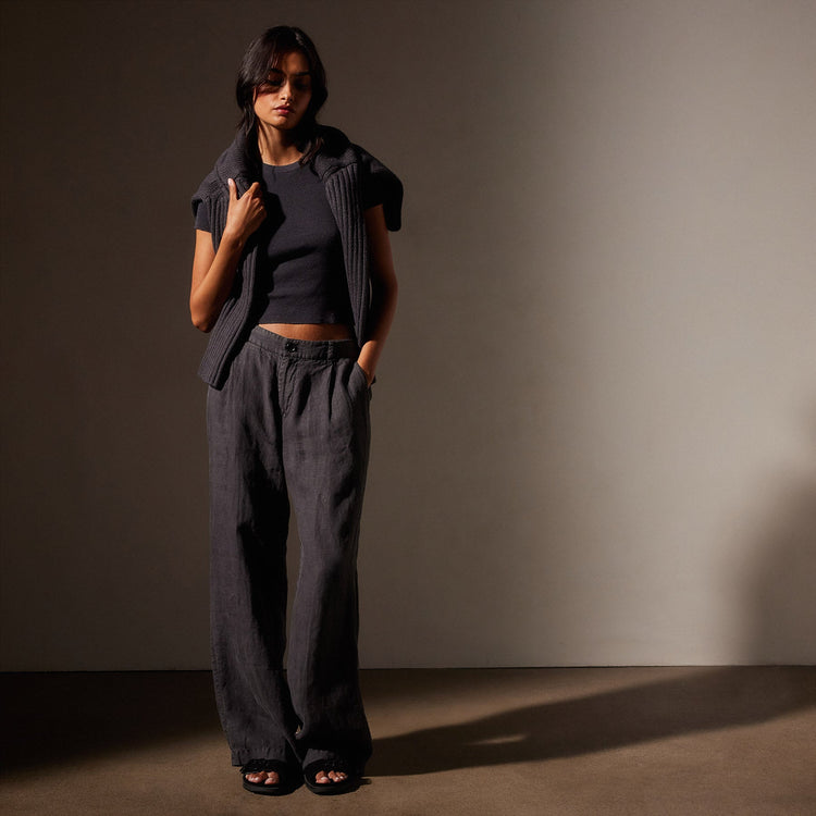 Garment DyedLinen Pleated Pant in Magma Pigment | James Perse in Los Angeles