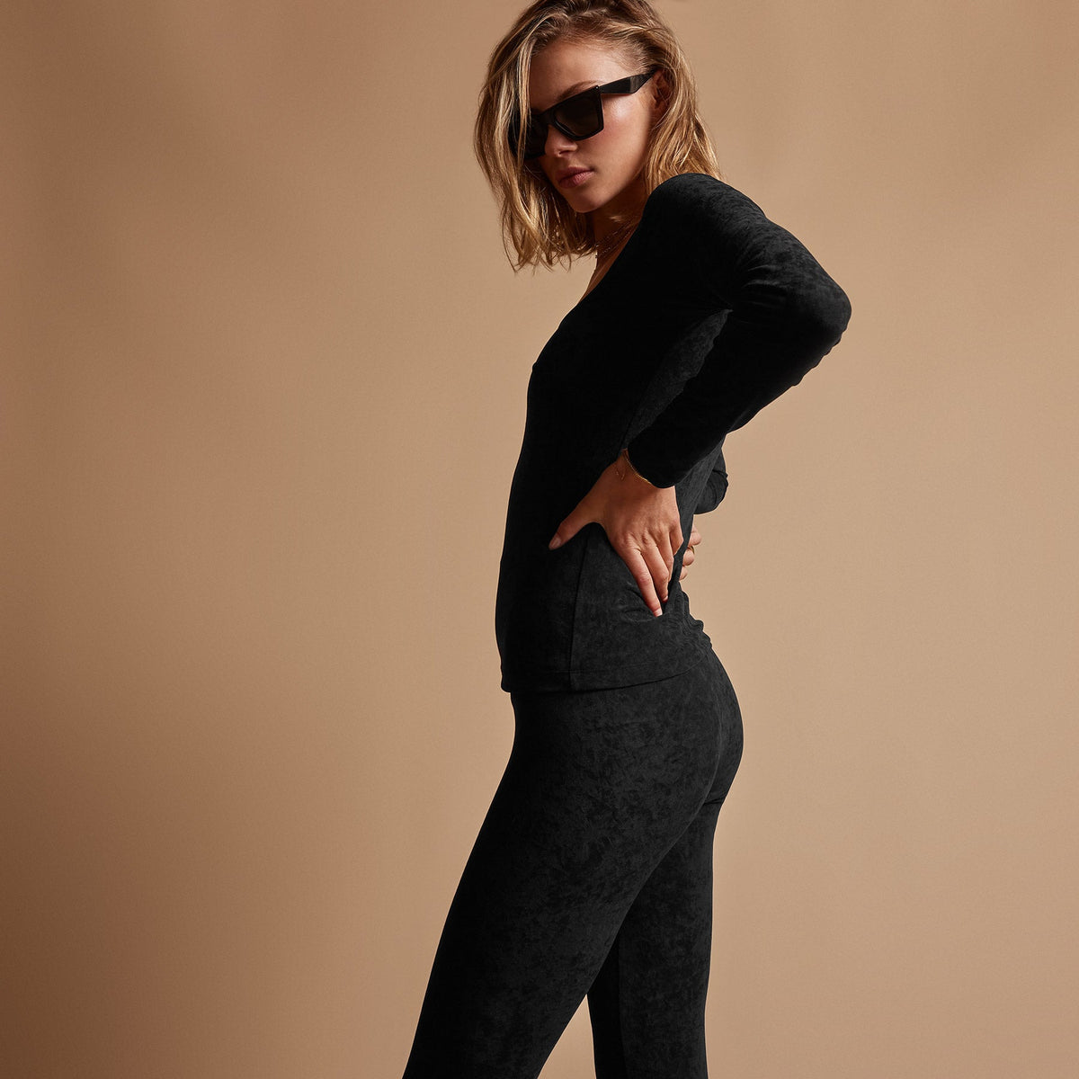 Mid Rise Strtch Velvet Legging in Black | James Perse Los Angeles