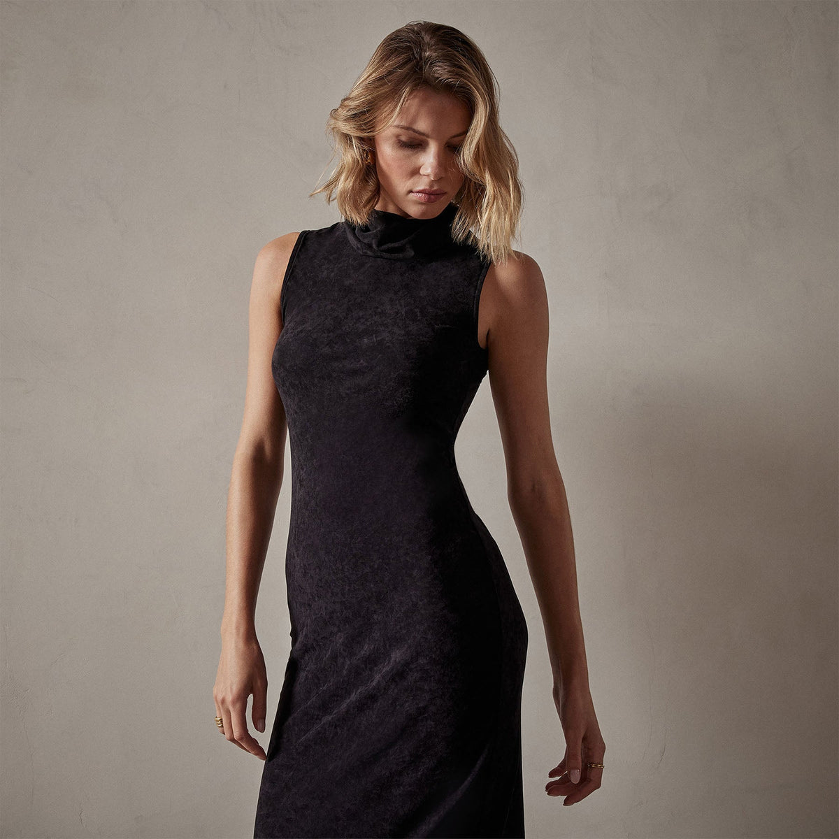 Stretch Velvet Sleeveless Dress in Black | James Perse Los Angeles