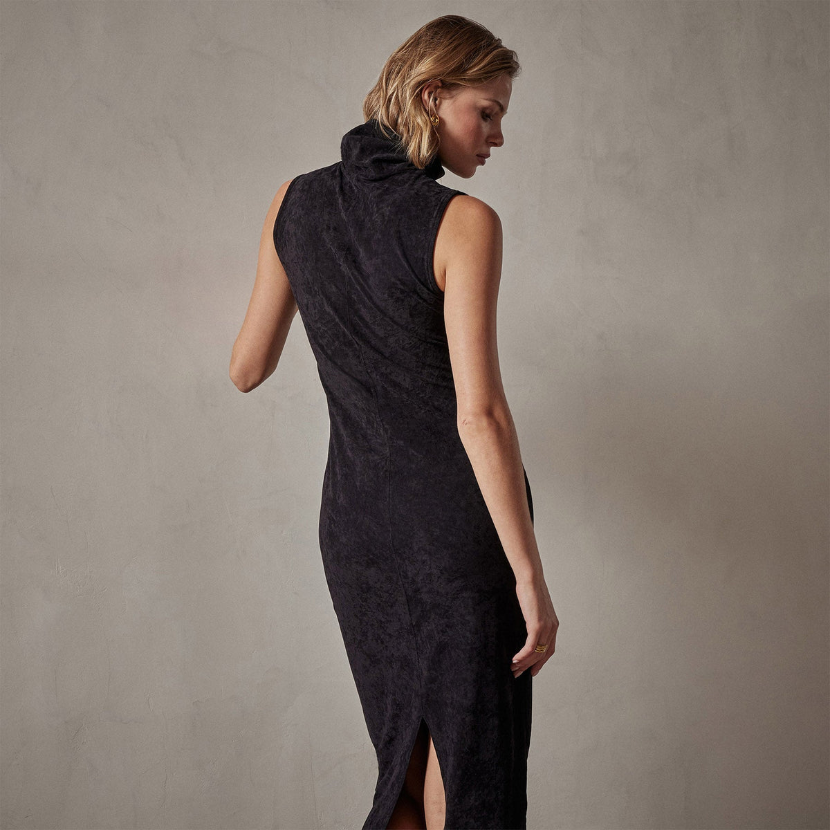 Stretch Velvet Sleeveless Dress in Black | James Perse Los Angeles