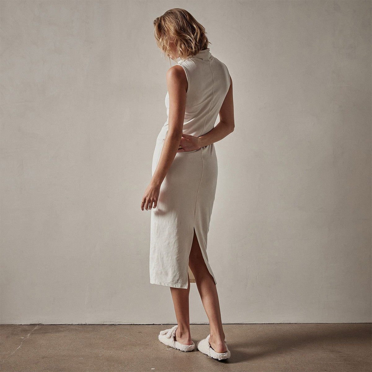 Stretch Velvet Sleeveless Dress in Canvas | James Perse Los Angeles