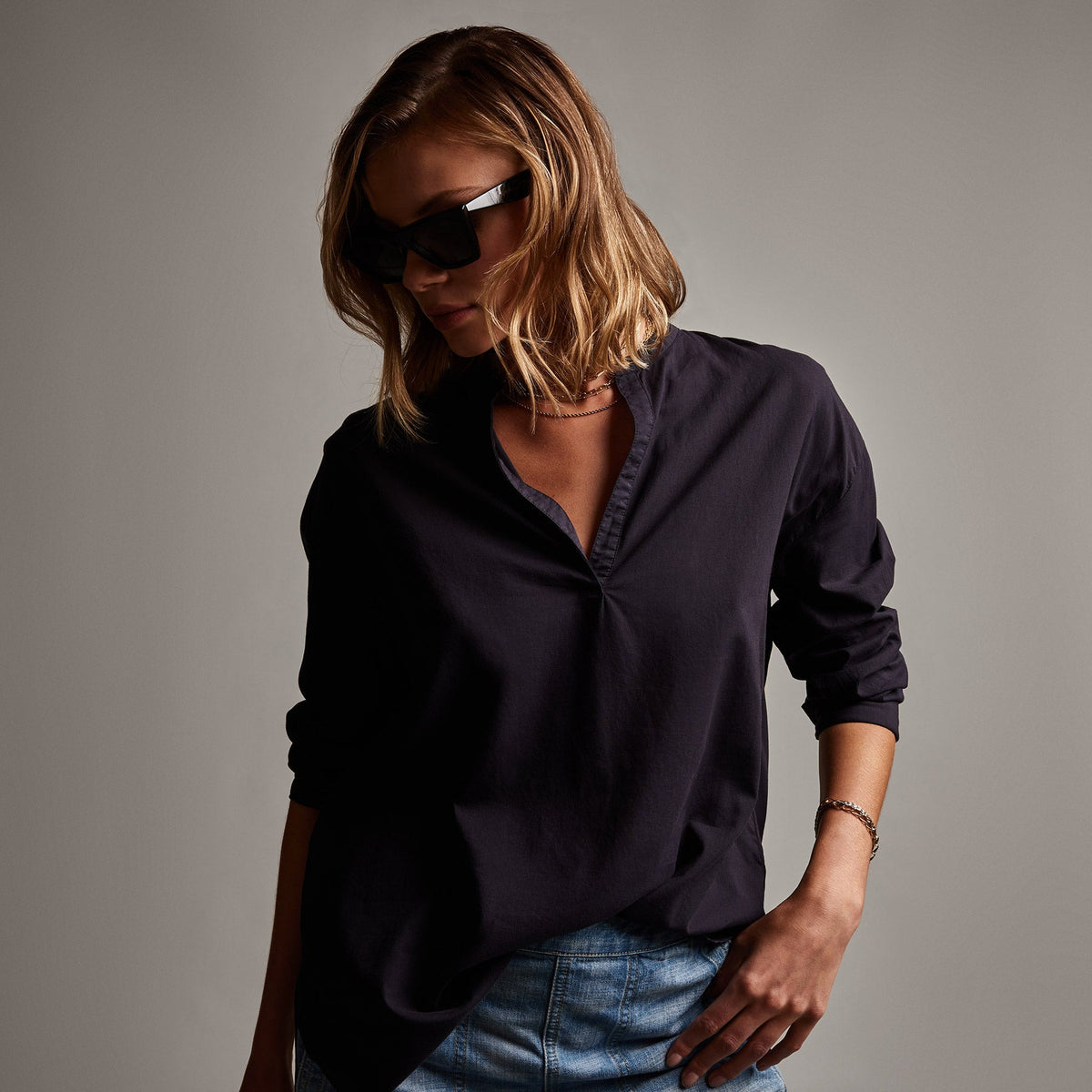 Lightwght Cotton Pullover Shirt in French Navy | James Perse Los Angeles
