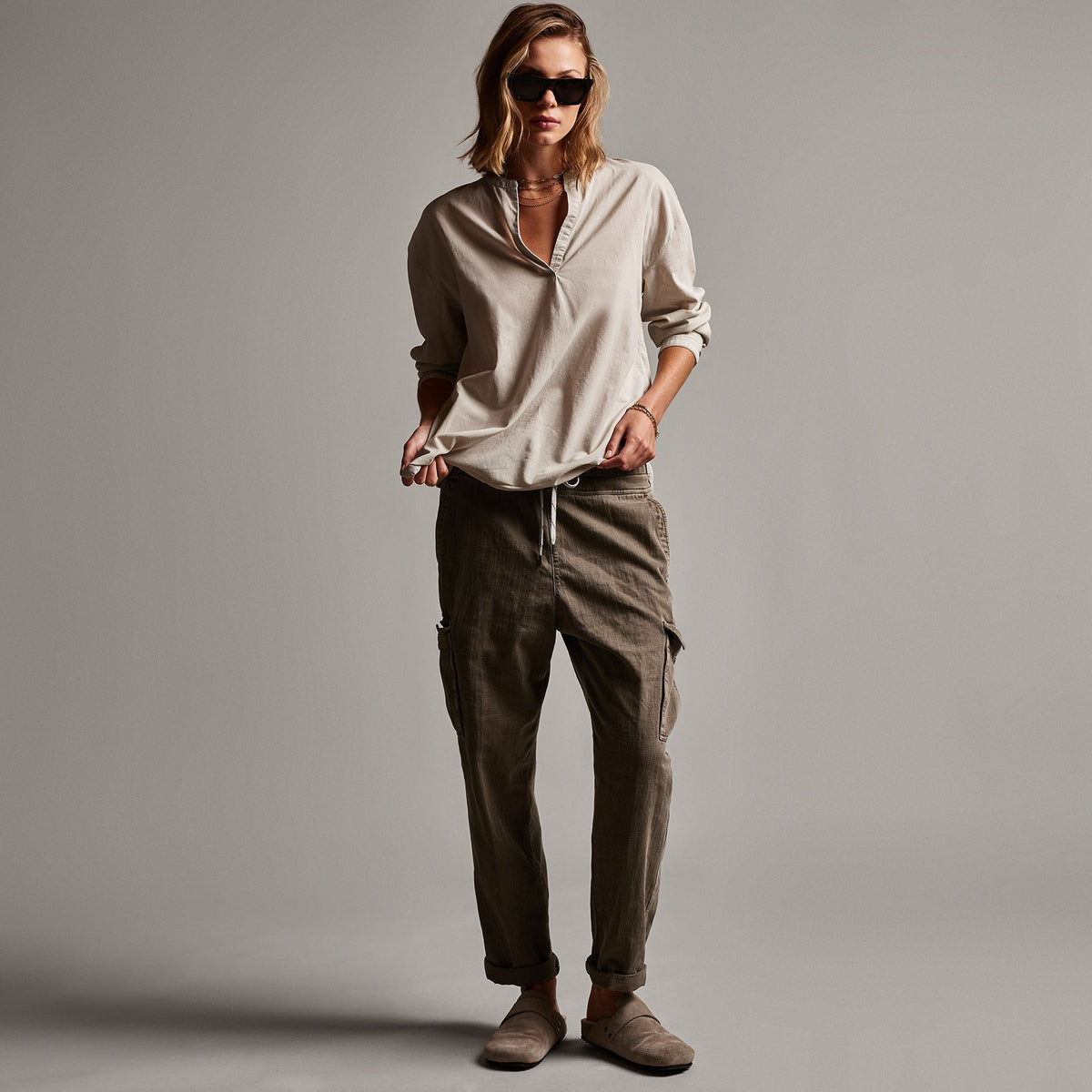 Lightwght Cotton Pullover Shirt in Toast Pigment | James Perse Los Angeles