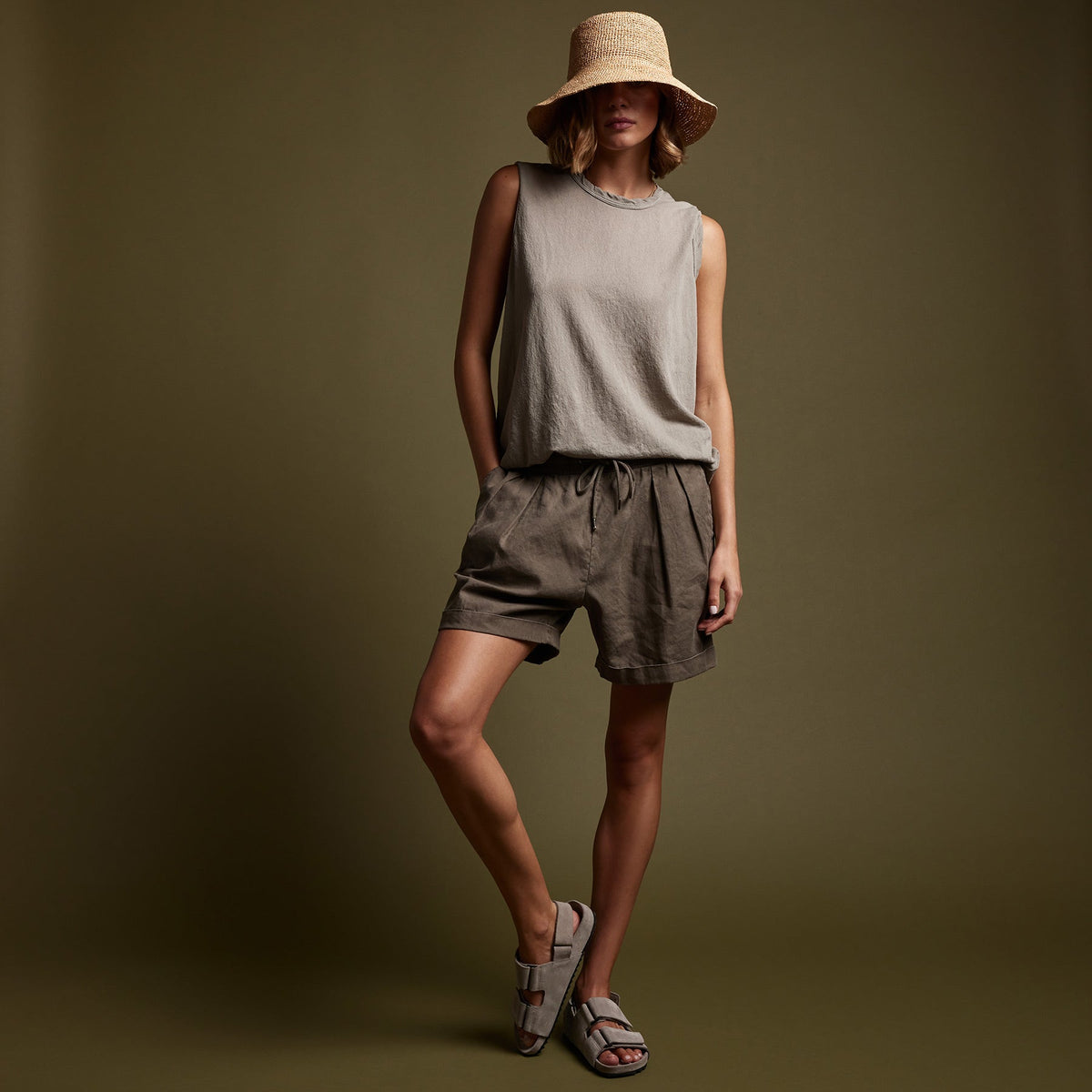Canyon Linen Blend Short in Ammo Pigment | James Perse Los Angeles