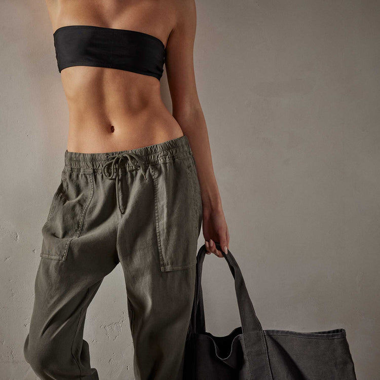 Patch Pocket Utility Pant in Alligator Pigment | James Perse Los Angeles 