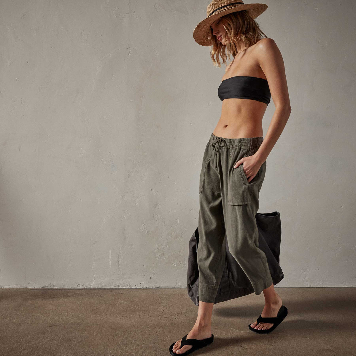 Patch Pocket Utility Pant in Alligator Pigment | James Perse Los Angeles 