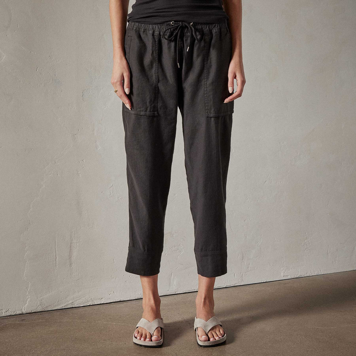 Surplus Pant in Black | James Perse Los Angeles