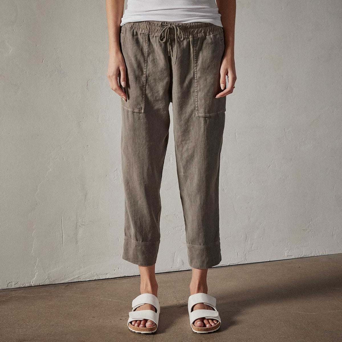 Surplus Pant in River Rock Pigment | James Perse Los Angeles