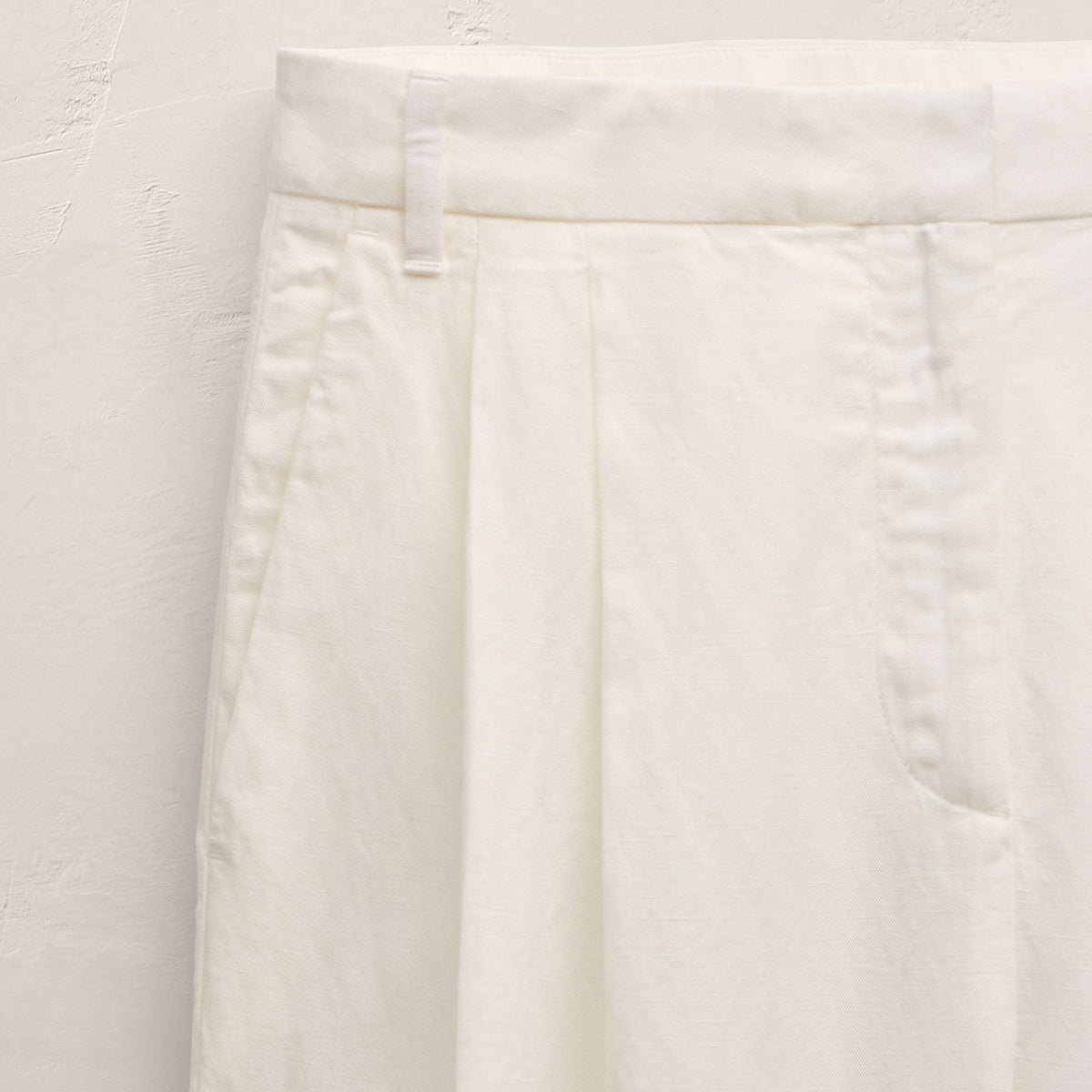 Twill Pleated Trouser In Off White | James Perse Los Angeles