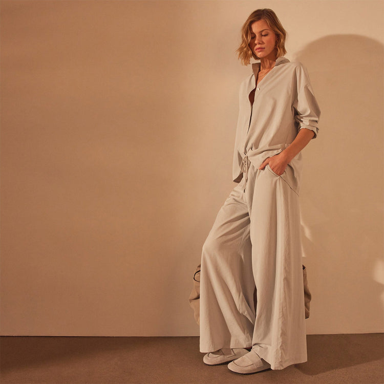 Lightweight Matte Satin Wide Leg Pant in Salt | James Perse Los Angeles