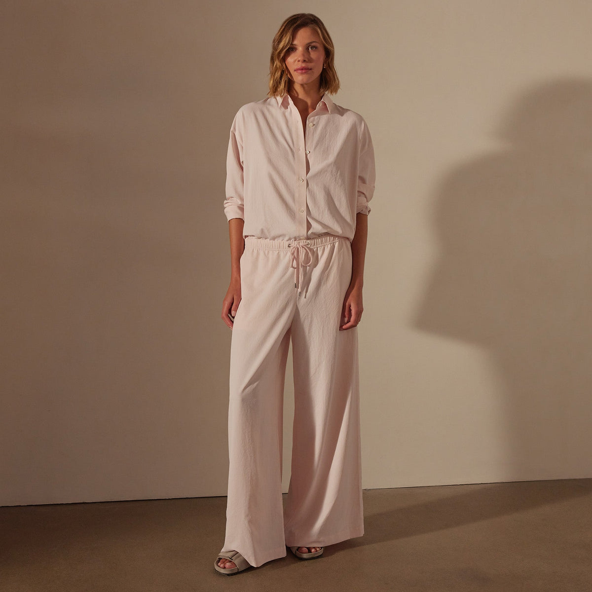 Lightweight Matte Satin Wide Leg Pant in Zephyr | James Perse Los Angeles