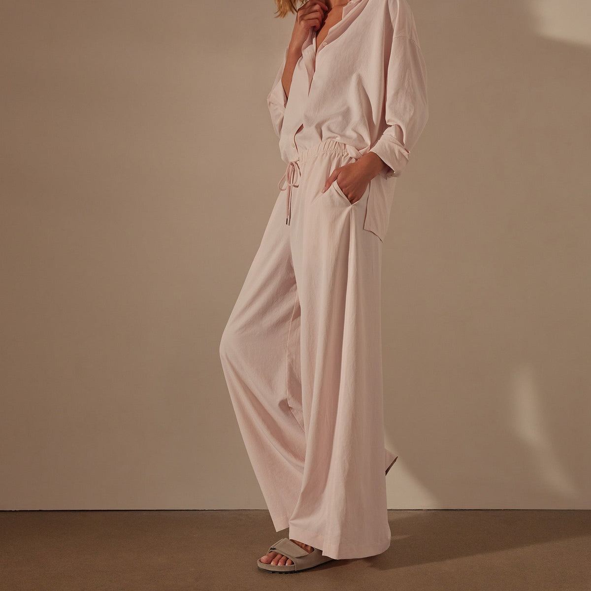 Lightweight Matte Satin Wide Leg Pant in Zephyr | James Perse Los Angeles