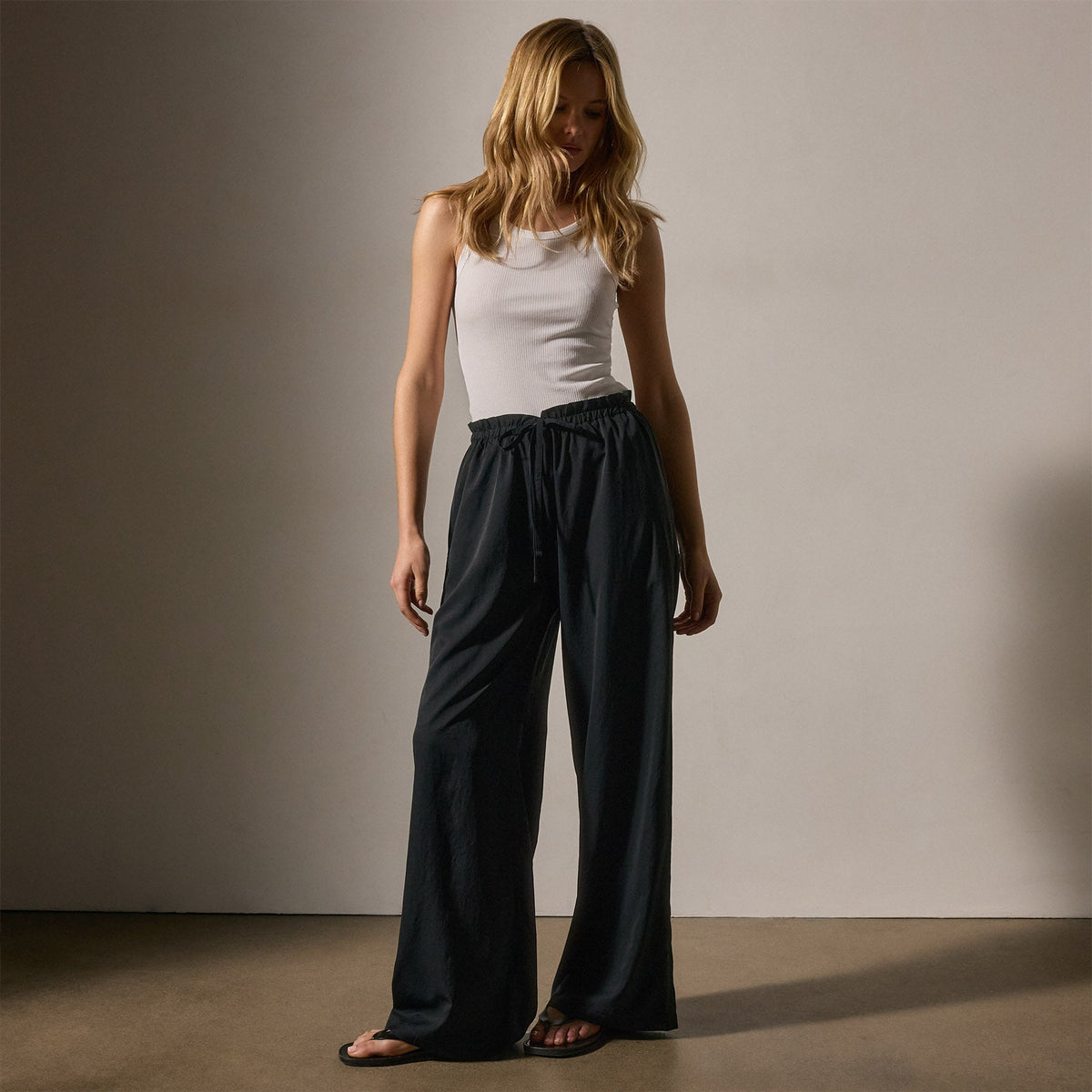 Matte Polyester Paper Bag Pant in Black | James Perse Los Angeles
