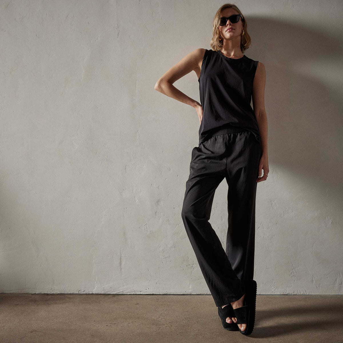 Monterey Trouser in Black | James Perse Los Angeles