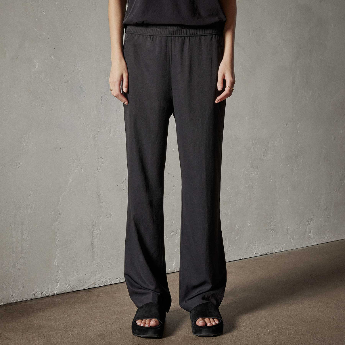 Monterey Trouser in Black | James Perse Los Angeles