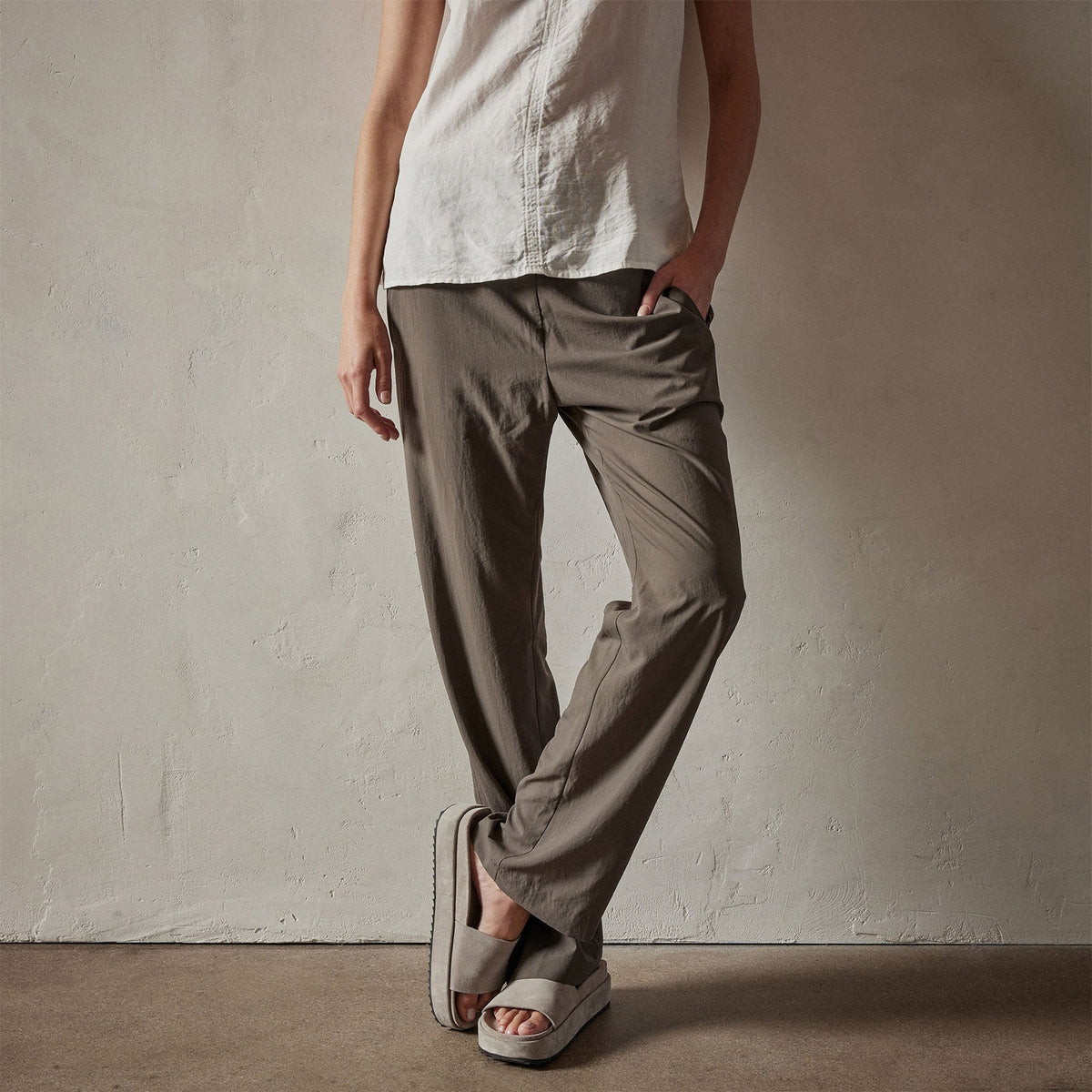 Monterey Trouser in Platoon | James Perse Los Angeles