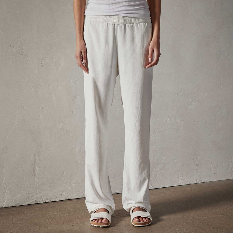 Fluid Lightweight Trouser in White | James Perse Los Angeles 