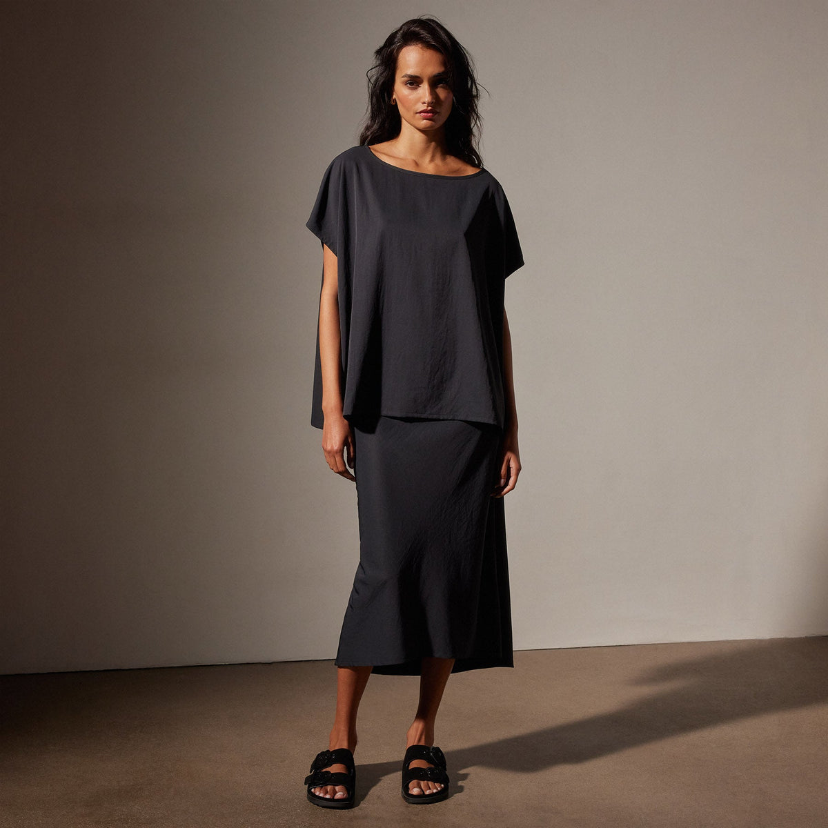 Lightweight Matte Poly Shell Top in Black | James Perse Los Angeles