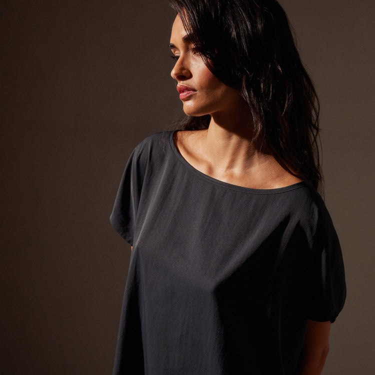 Lightweight Matte Poly Shell Top in Black | James Perse Los Angeles