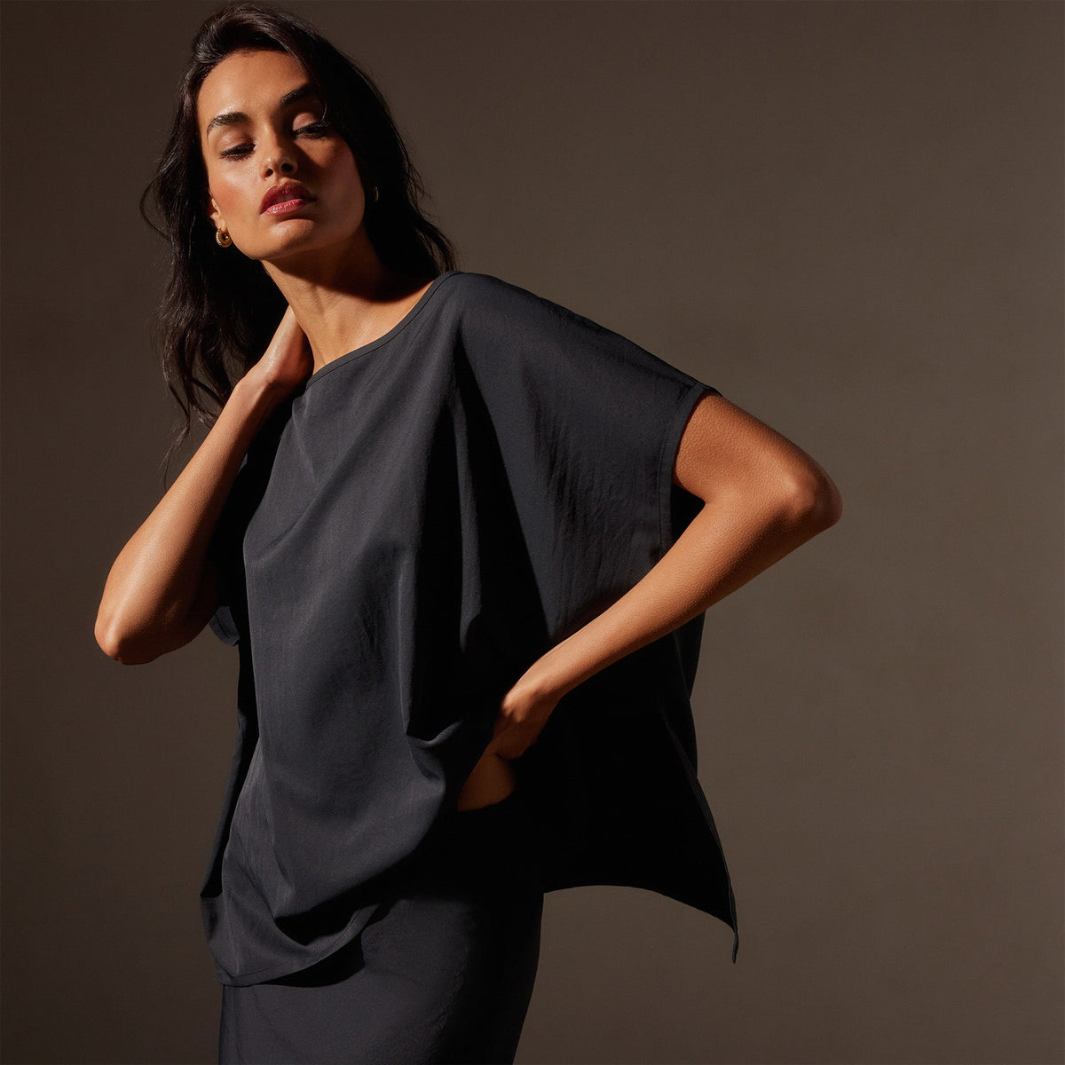 Lightweight Matte Poly Shell Top in Black | James Perse Los Angeles