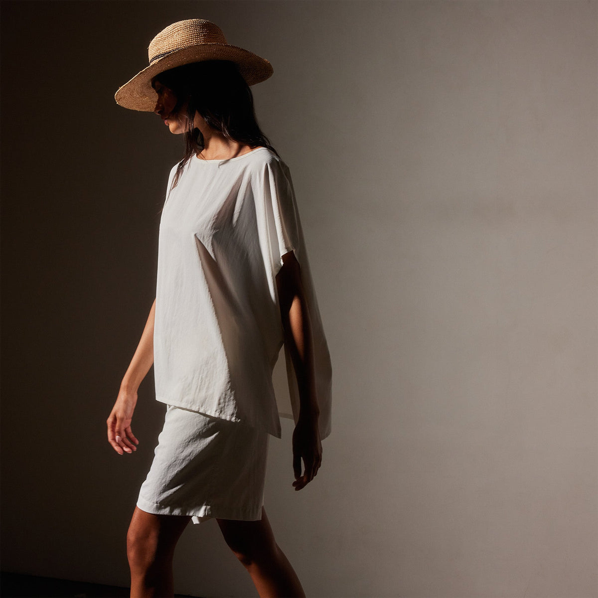 Lightweight Matte Poly Shell Top in White | James Perse Los Angeles