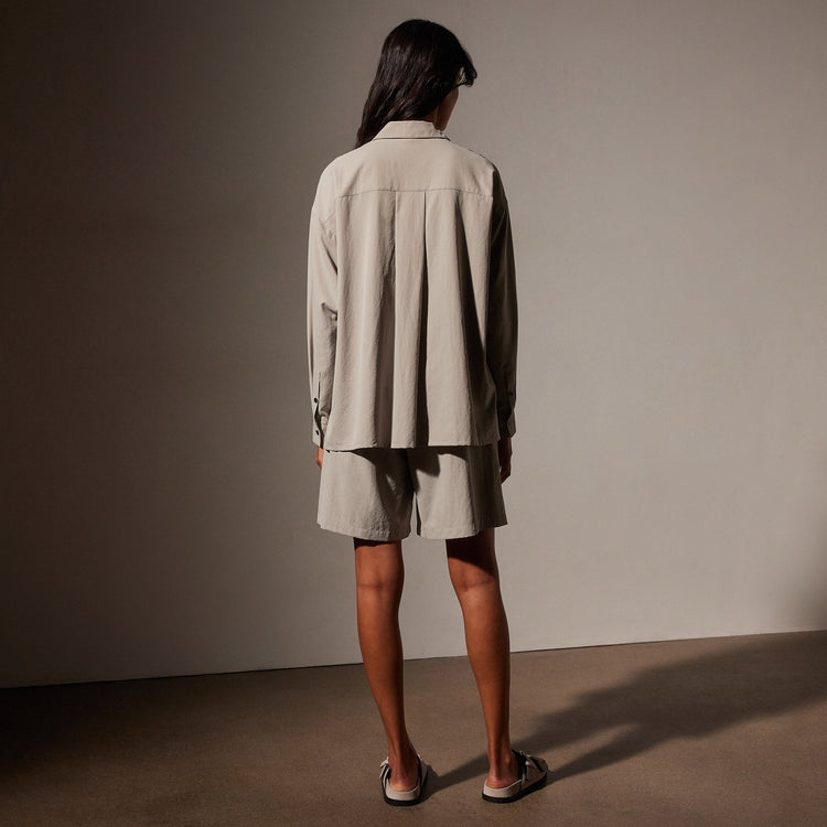 Lightweight Matte Satin Fluid Shirt in Mineral | James Perse Los Angeles