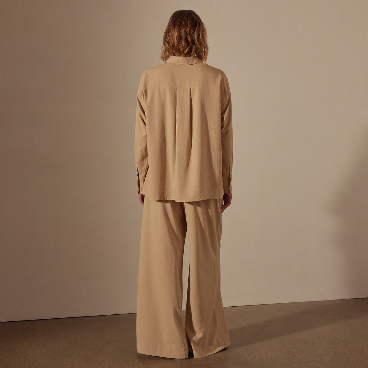 Lightweight Matte Satin Fluid Shirt in Sand Dune | James Perse Los Angeles