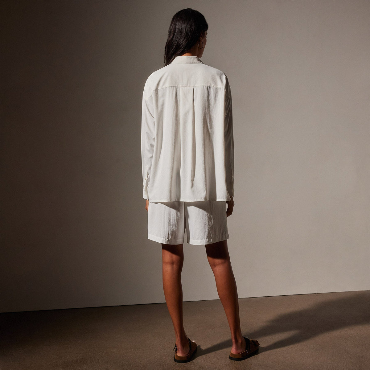 Lightweight Matte Satin Fluid Shirt in White | James Perse Los Angeles