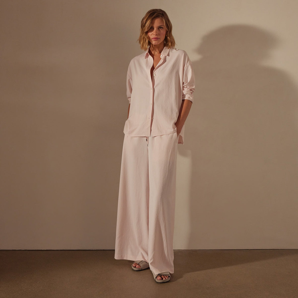 Lightweight Matte Satin Fluid Shirt in Zephyr | James Perse Los Angeles