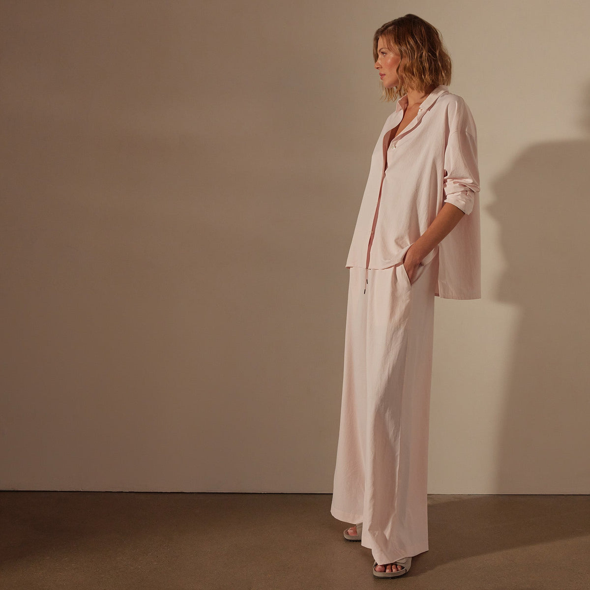 Lightweight Matte Satin Fluid Shirt in Zephyr | James Perse Los Angeles