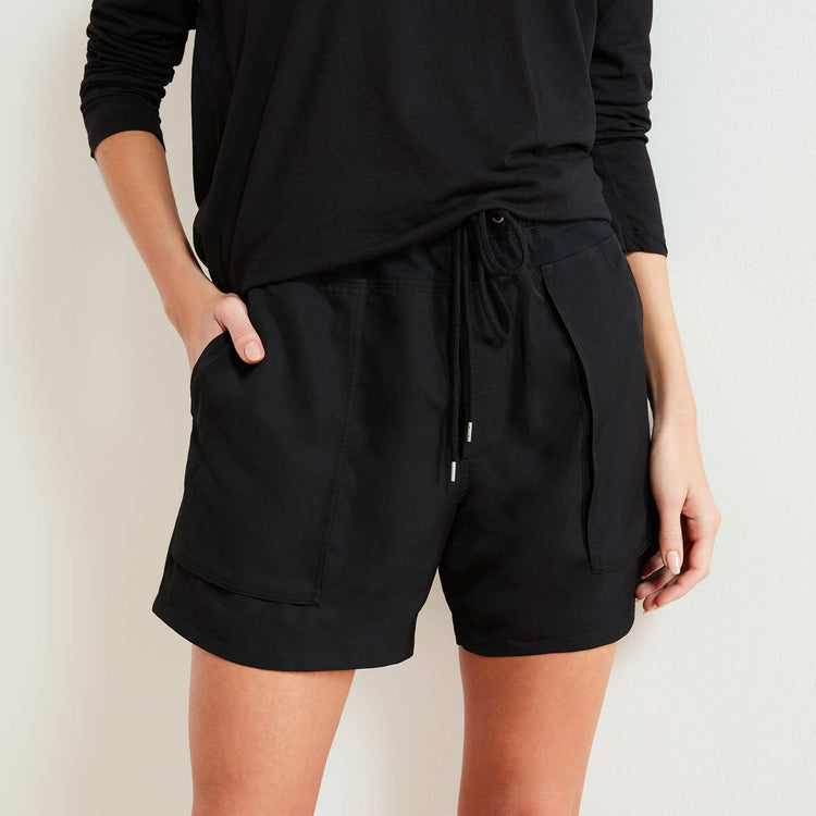 Lightweight Technical Cargo Short In Black | James Perse Los Angeles