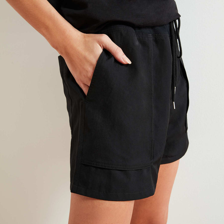 Lightweight Technical Cargo Short In Black | James Perse Los Angeles