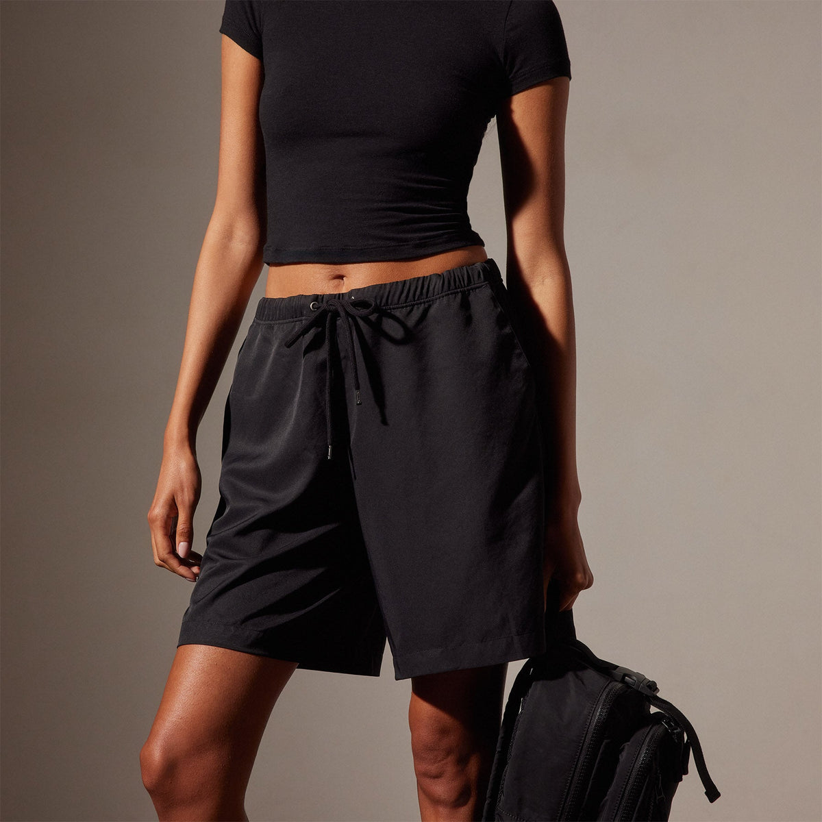 Lightweight Matte Sateen Short in Black | James Perse in Los Angeles