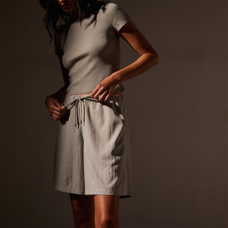 Lightweight Matte Sateen Short in Mineral | James Perse in Los Angeles