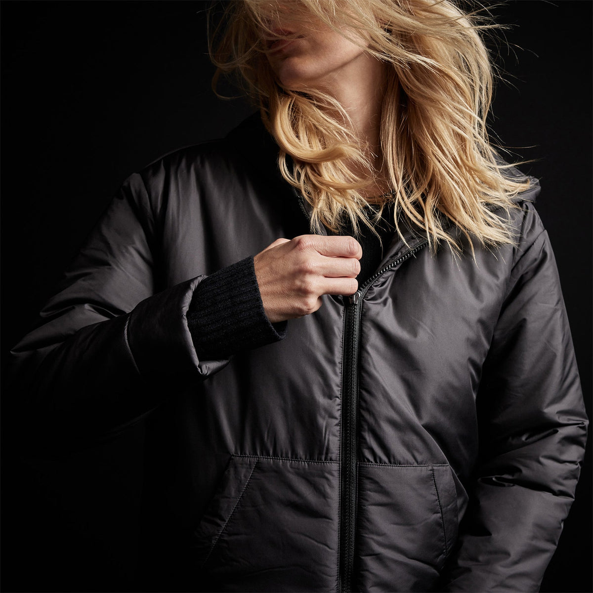 Insulated Zip Front Hoody in Black | James Perse Los Angeles