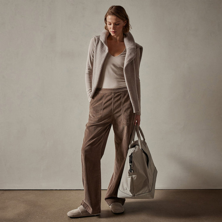 Stretch Lotus Deep V Tee in Nude | James Perse Los Angeles