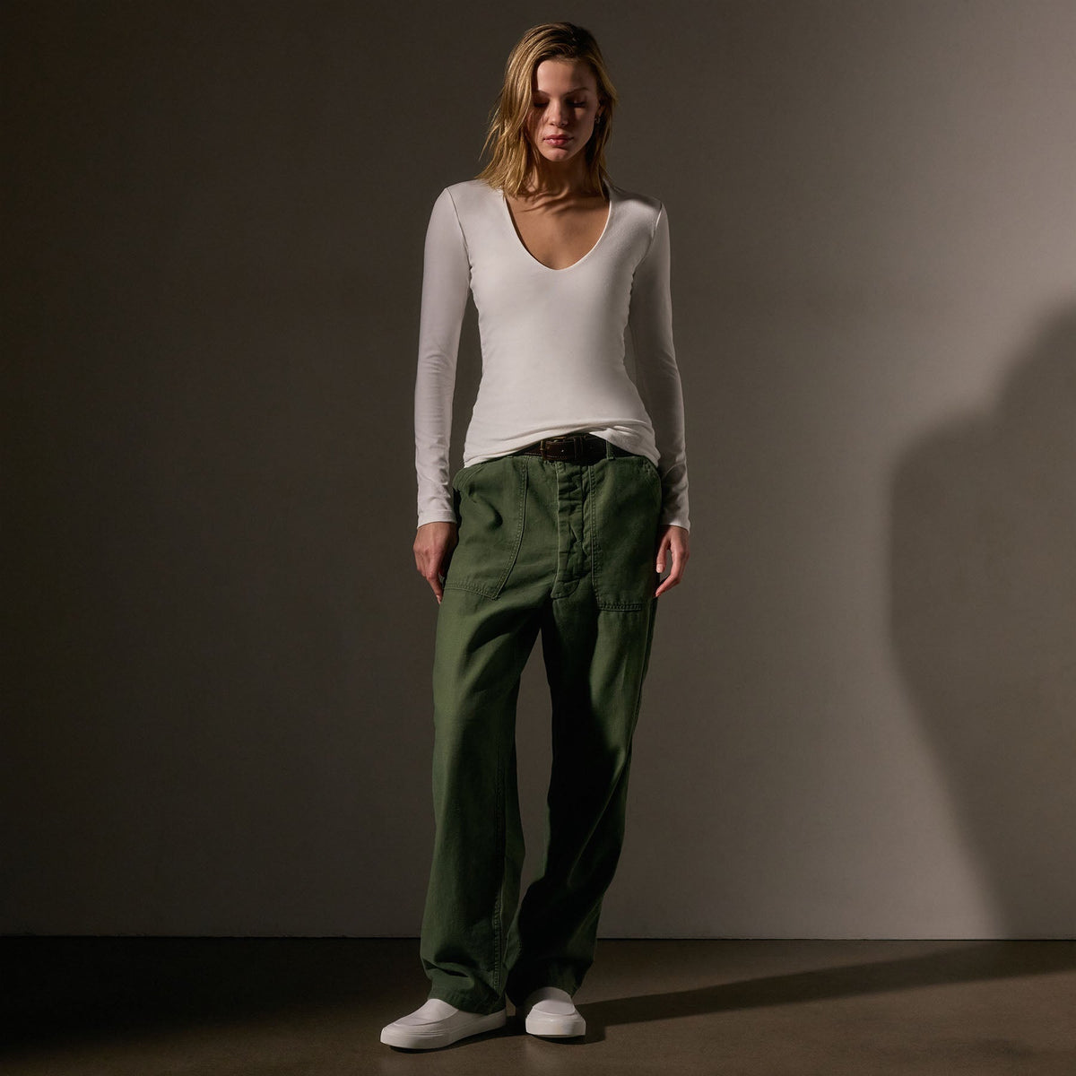Stretch Lotus Deep V Tee  in White | James Perse Los Angeles