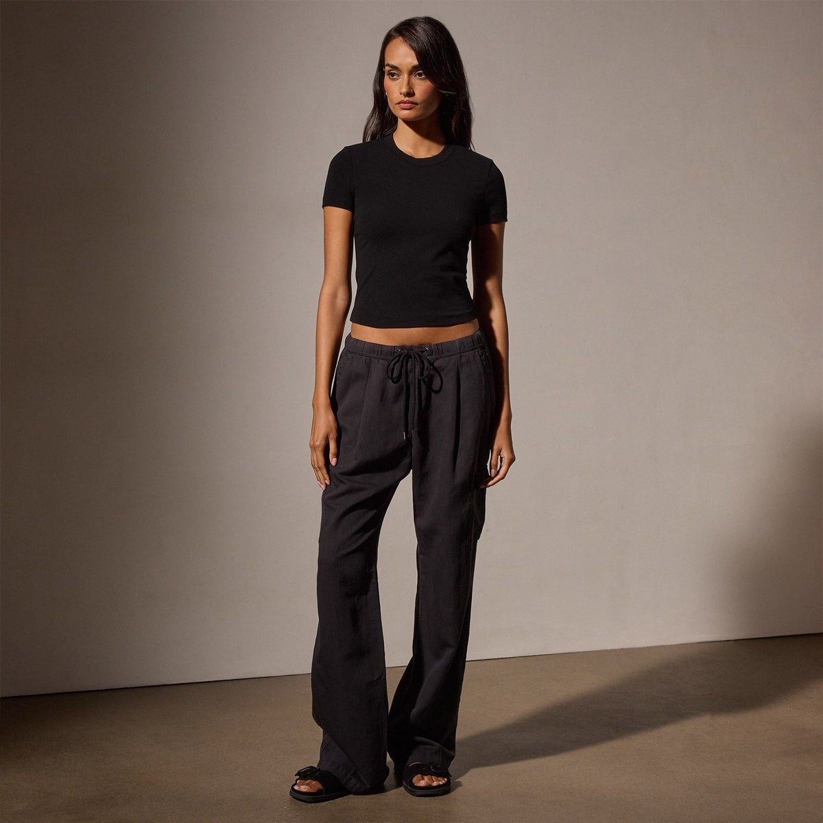 Lotus Sretch Rib Short Sleeve Sport Tee in Black | James Perse Los Angeles