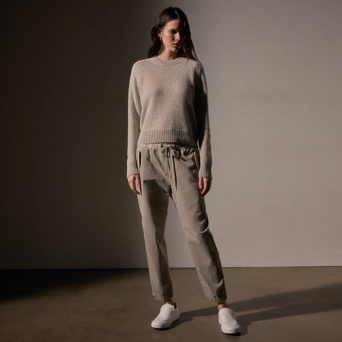 Cashmere Saddle Shoulder Crew Neck in Hazel | James Perse Los Angeles