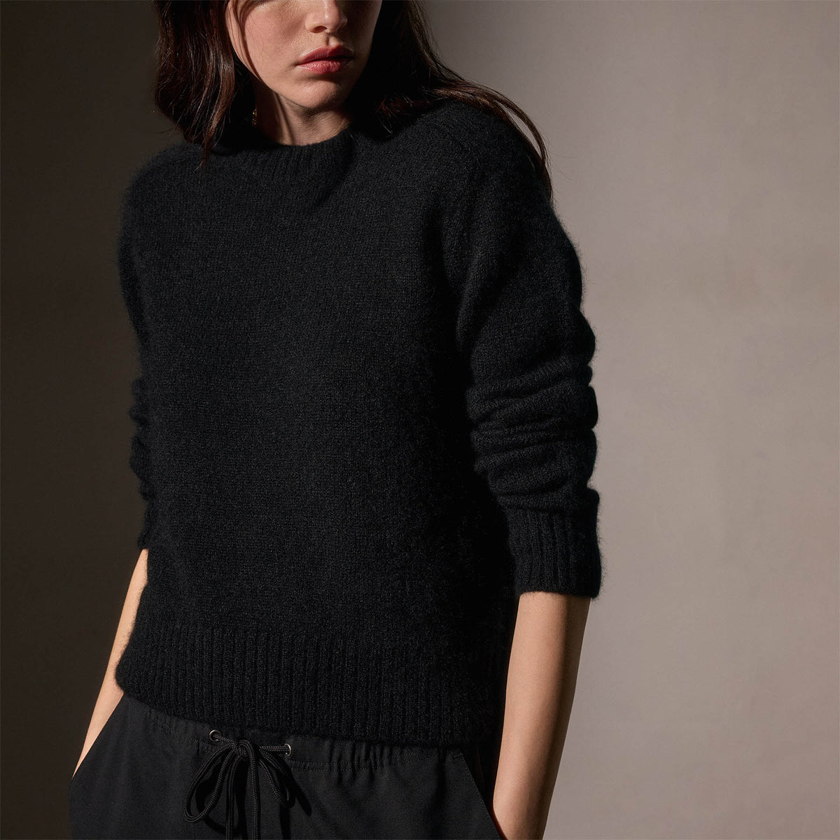 Cashmere Saddle Shoulder Crew Neck  in True Black | James Perse Los Angeles