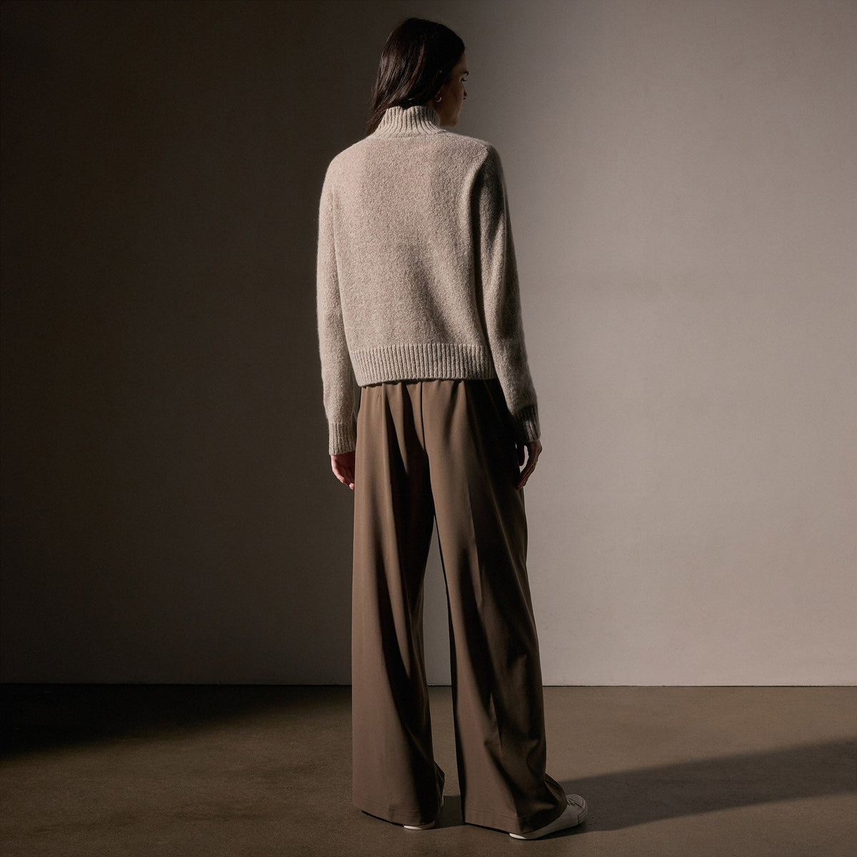 Cashmere Funnel Neck Sweater in Hazel | James Perse Los Angeles
