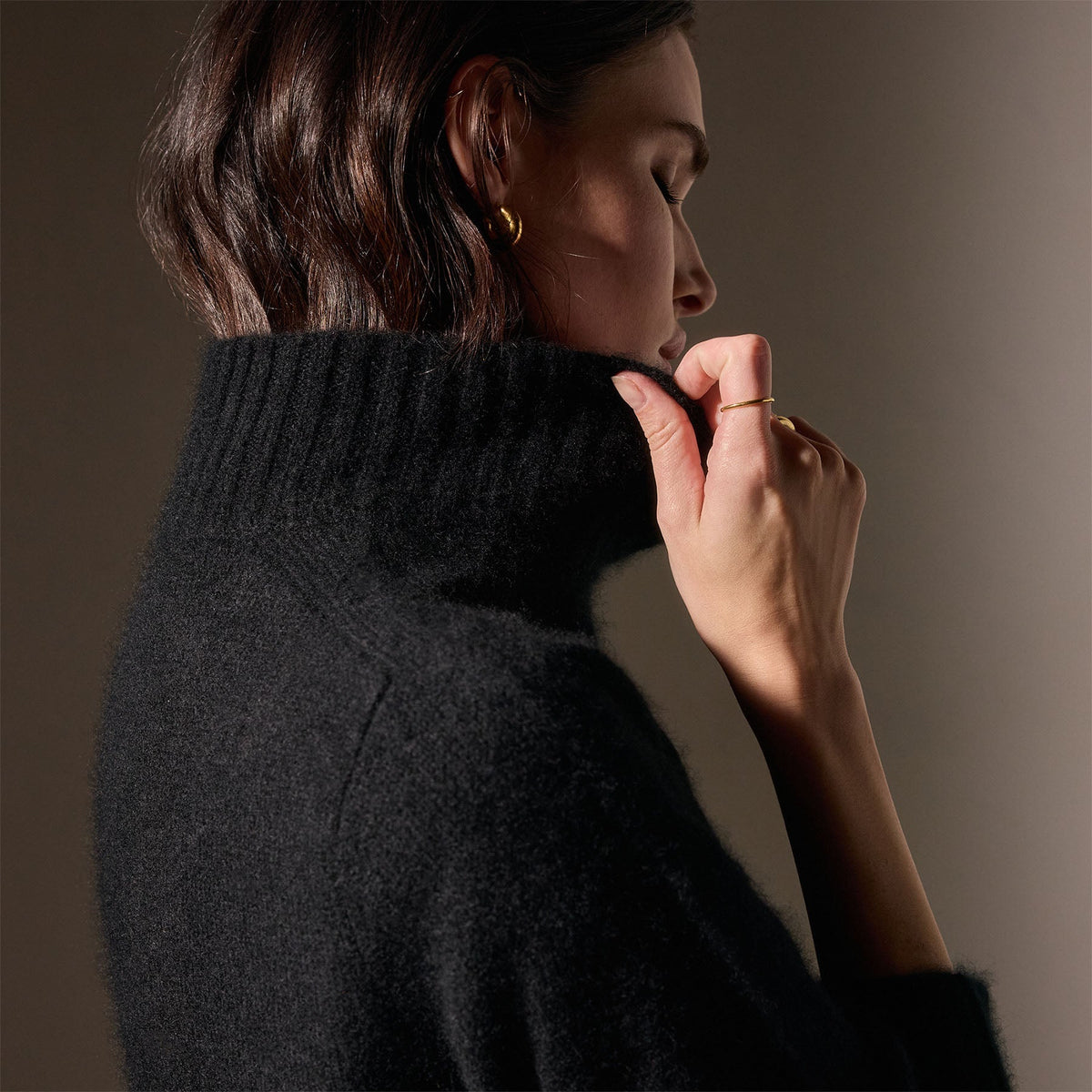 Cashmere Funnel Neck Sweater  in True Black | James Perse Los Angeles