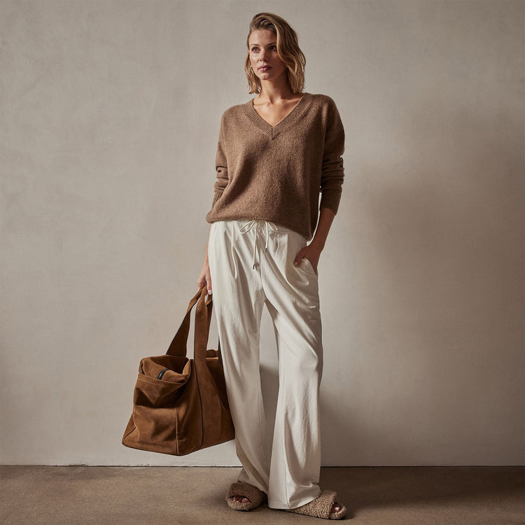 Lightweight Cashmere V Neck Sweater in Chestnut | James Perse Los Angeles