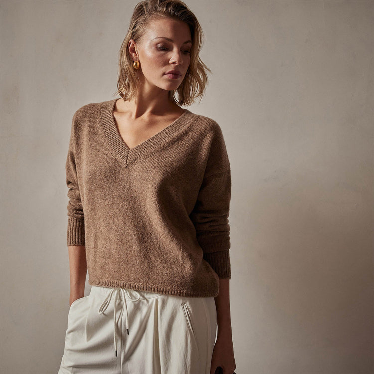 Lightweight Cashmere V Neck Sweater in Chestnut | James Perse Los Angeles