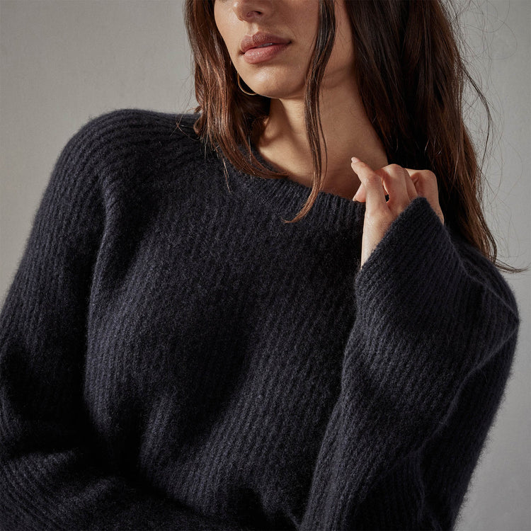 Rib Raglan Crew Sweater in Black | James Perse Los Angeles