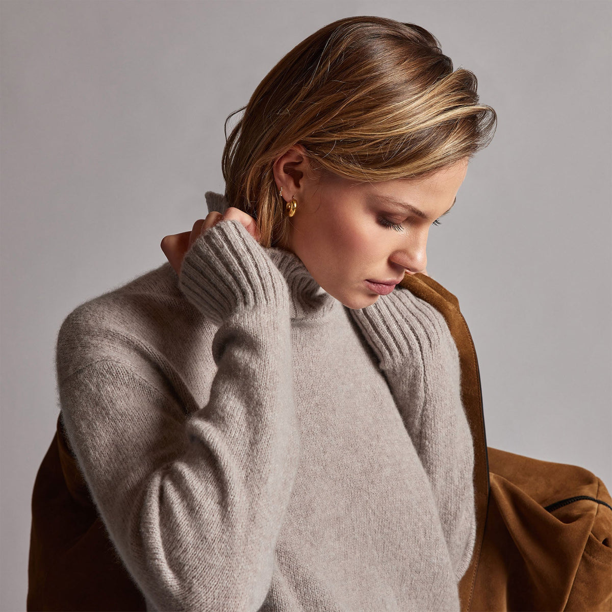Mid Gauge Funnel Neck Sweater in Silver Wheat | James Perse Los Angeles