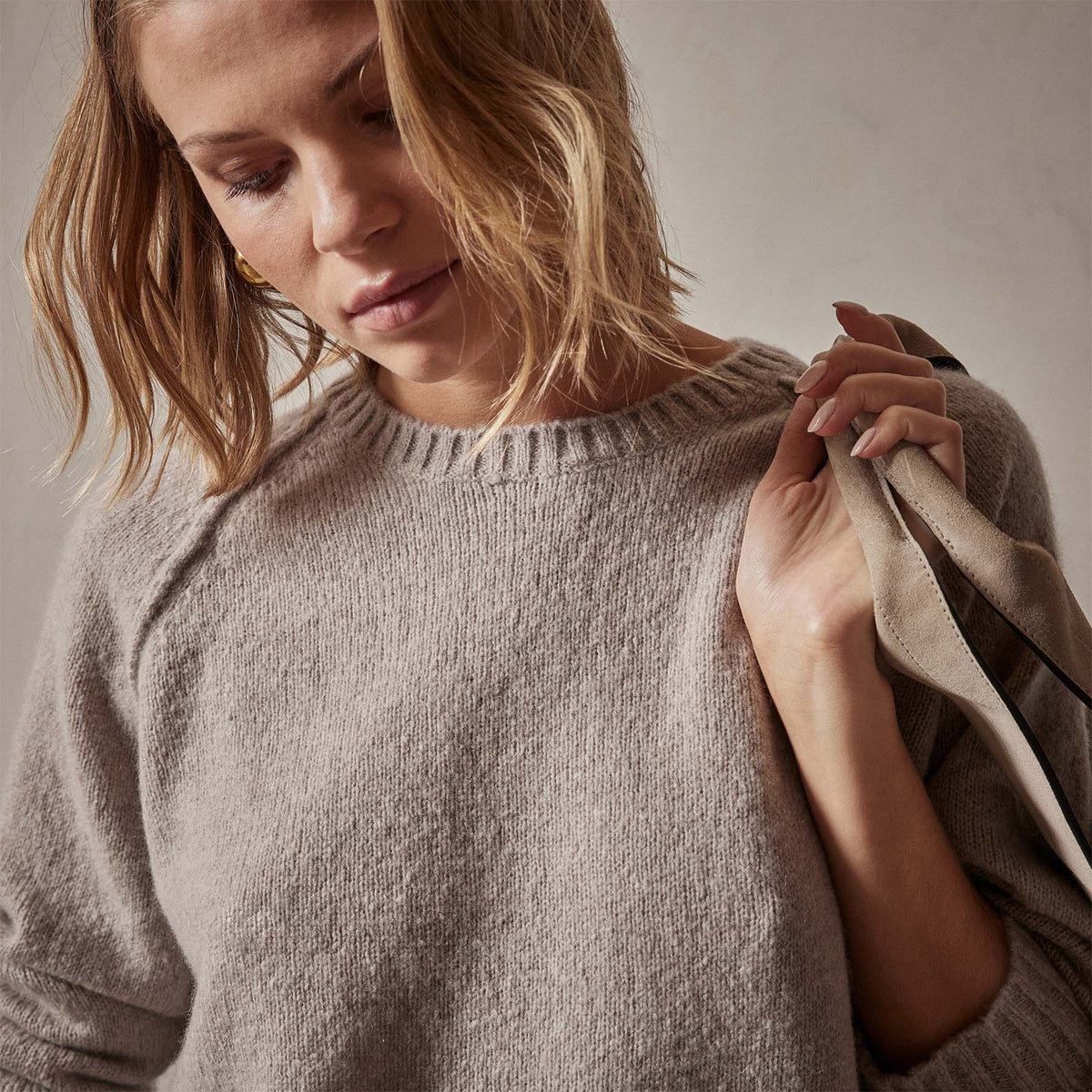 Cashmere Crew Sweater in Silver Wheat | James Perse Los Angeles