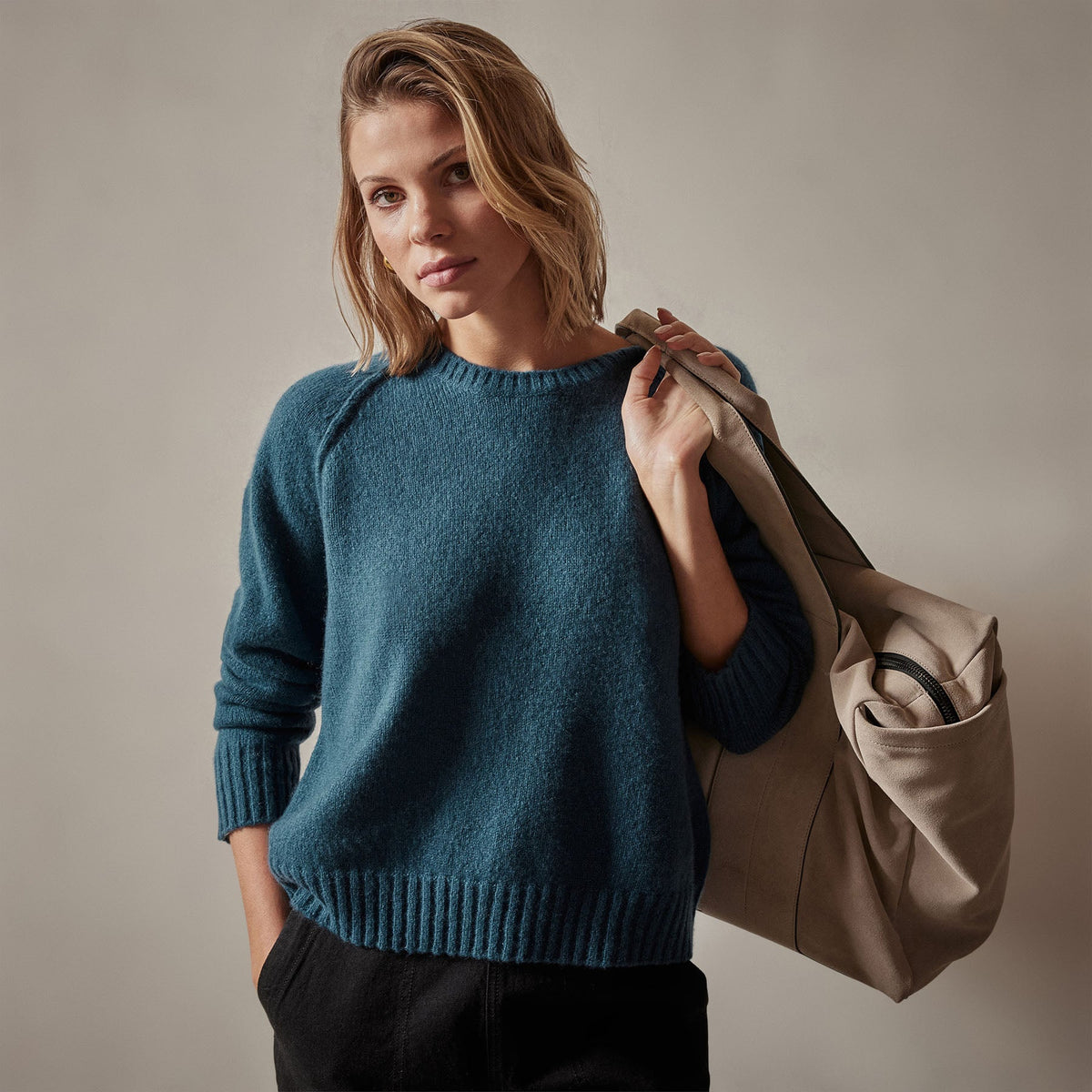 Cashmere Crew Sweater in Teal | James Perse Los Angeles
